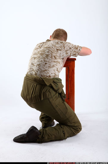 Man Adult Average White Fighting with gun Kneeling poses Army