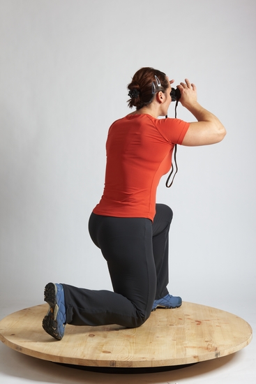 Woman Adult Average White Neutral Kneeling poses Casual