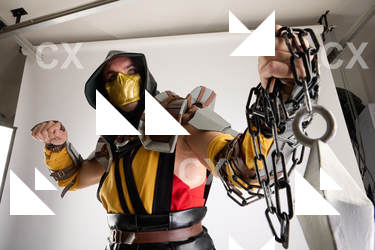 Yelvik Cosplay Scorpion Fighting Pose Dagger 12