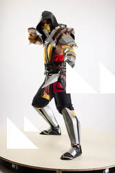 Yelvik Cosplay Scorpion Fighting Pose Dagger 01