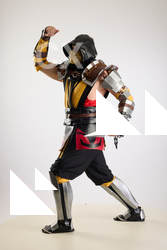 Yelvik Cosplay Scorpion Fight Pose 003