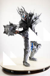 Yelvik Cosplay LichKing Fight Pose With Mace 009