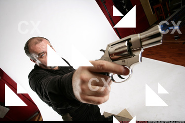 Matej-shooting-front