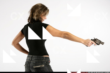 TEANORA-AIMING-REVOLVER