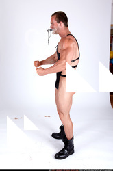 FREDDIE-KILLER-KNIFE-IN-MOUTH