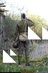 ww1-infantry-standing-drinking