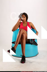 ELLIE-SITTING-CALLING