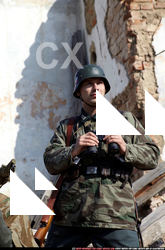 ww2-unit-in-cover-observing2