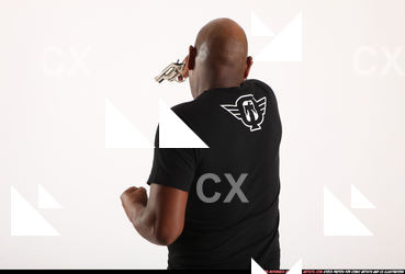 Gael Casaus-shooting-revolver