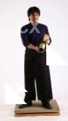 liam-waiter-champagne