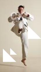 michelle-smax-air-front-kick