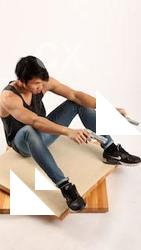 keiji-sitting-back-dual-guns-pose1