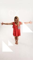 kayaa-daily-pose7-welcoming