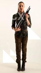 Jade-army-shotgun-pose3-guarding