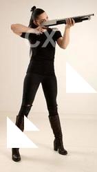 claudia-shotgun-aiming