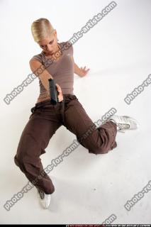 IVA PISTOL POSE1 08.jpg