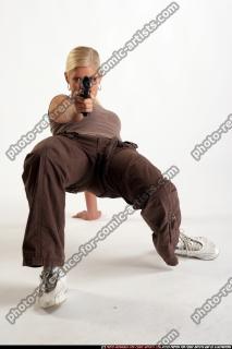 IVA PISTOL POSE1 05.jpg