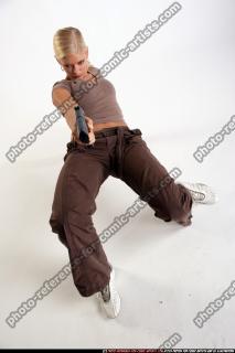 IVA PISTOL POSE1 06.jpg