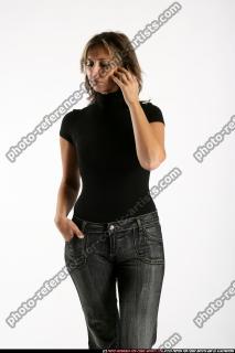 woman-calling-cellphone