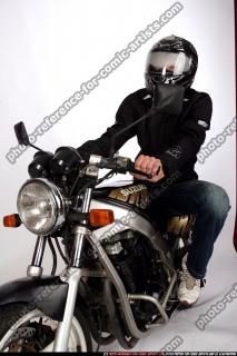 2009 03 JANISONE BIKER RIDING LEANING 05.JPG