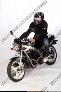 2009 03 JANISONE BIKER RIDING LEANING 02.JPG