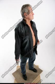 2009 03 JINDRICH REVOLVER POSE1 07 A.jpg