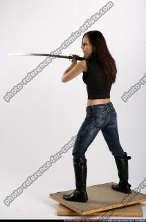 2009 05 JESSICA DEFEND POSE KATANA 05 B.jpg