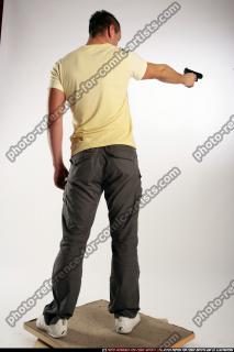 2009 06 JOHNNY PISTOL POSE1 03 C.jpg