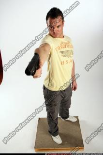 2009 06 JOHNNY PISTOL POSE1 00 A.jpg