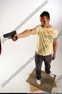 2009 06 JOHNNY PISTOL POSE1 07 A.jpg