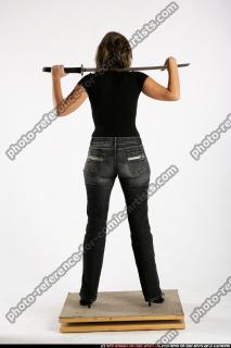 ANDRIA-KATANA-POSE1