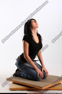 silvia-kneeling-pose1