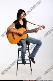 silvia-playing-guitar