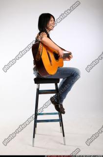 silvia-playing-guitar