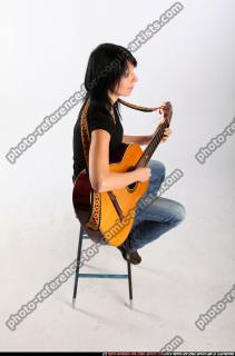 silvia-playing-guitar