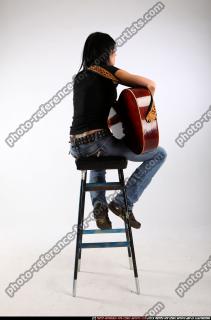 silvia-playing-guitar