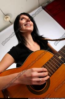 silvia-playing-guitar