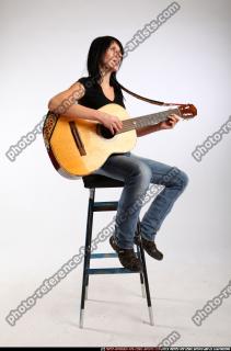 silvia-playing-guitar