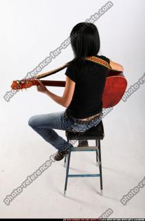 silvia-playing-guitar