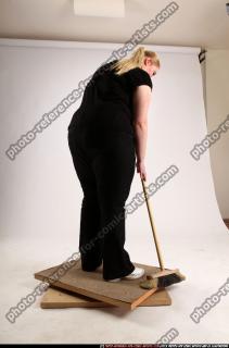 britney-sweeping