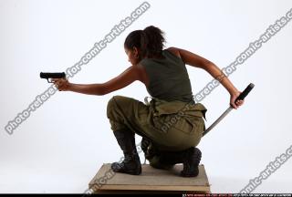 2010 12 JENNA KNEELING KATANA PISTOL 04