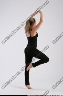 2011 01 BETHANY ROBERTS BALLET POSE 05 B