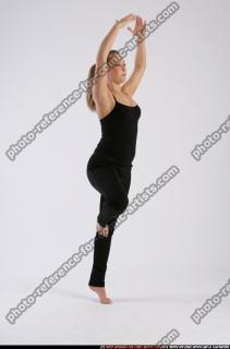 2011 01 BETHANY ROBERTS BALLET POSE 07 B