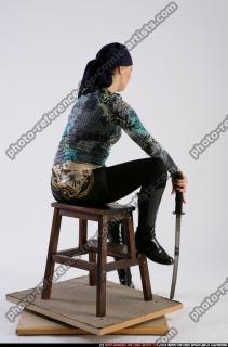 pirate-woman-sitting-pose1