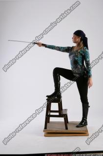 2011 03 PIRATE WOMAN POINTING SWORD 00