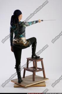2011 03 PIRATE WOMAN POINTING SWORD 03