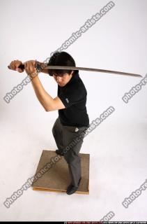 2011 10 LIAM KATANA POSE2 00 A