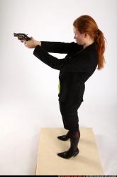 nadiya-aiming-revolver