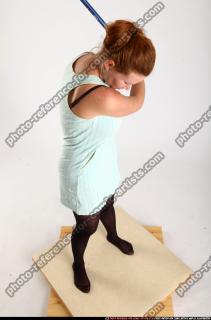 2012 10 NADIYA GOLF SWING POSE 07 A