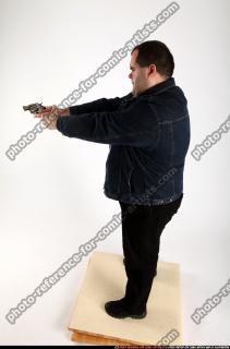 SLAVOJ REVOLVER AIMING